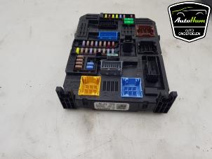 Gebruikte Bodycontrol Module Peugeot 208 II (UB/UH/UP) 1.2 Vti 12V PureTech 75 Prijs € 75,00 Margeregeling aangeboden door AutoHam