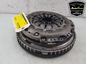 Gebruikte Vliegwiel dubbele massa Renault Megane IV Estate (RFBK) 1.3 TCE 160 16V Prijs € 175,00 Margeregeling aangeboden door AutoHam