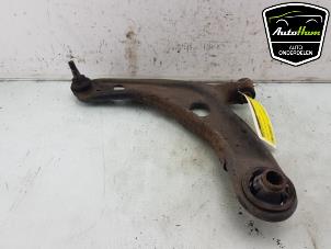 Gebruikte Triangel links-voor Toyota Yaris II (P9) 1.33 16V Dual VVT-I Prijs € 40,00 Margeregeling aangeboden door AutoHam