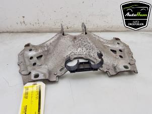 Gebruikte Versnellingsbak Steun Porsche 911 (991) 3.4 24V Carrera Prijs € 50,00 Margeregeling aangeboden door AutoHam