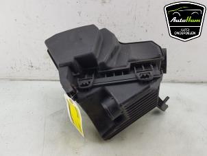 Gebruikte Luchtfilterhuis Renault Twingo III (AH) 1.0 SCe 70 12V Prijs € 20,00 Margeregeling aangeboden door AutoHam