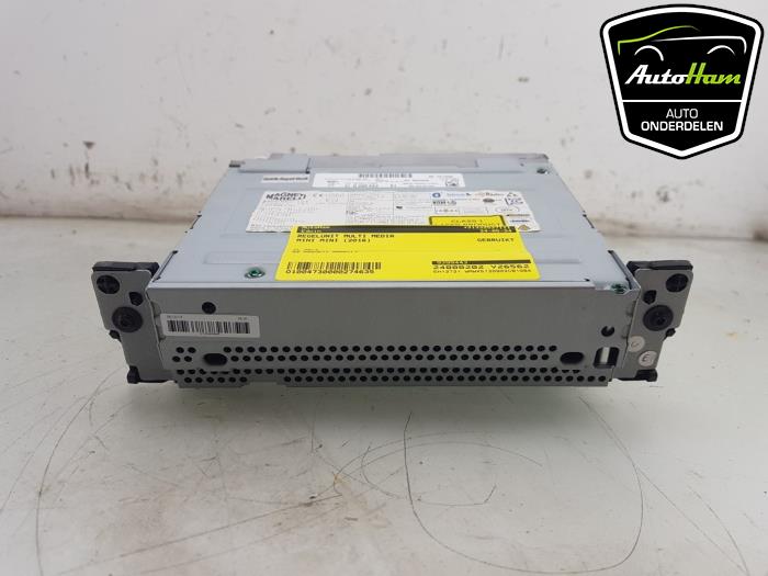 Regelunit Multi Media van een MINI Mini (F55) 1.2 12V One 2016