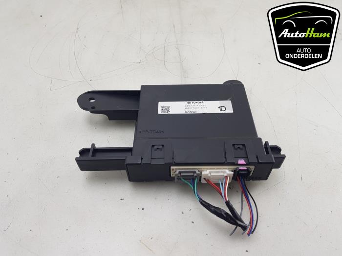 Gebruikte Kachelcomputer Toyota Yaris IV (P21/PA1/PH1) 1.5 12V Hybrid 115 Prijs € 75,00 Margeregeling aangeboden door AutoHam