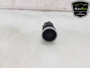 Gebruikte Start/Stop schakelaar Seat Leon (KLB) 1.0 eTSI 12V Prijs € 20,00 Margeregeling aangeboden door AutoHam