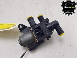 Gebruikte Extra waterpomp BMW X5 (F15) xDrive 40e PHEV 2.0 Prijs € 50,00 Margeregeling aangeboden door AutoHam