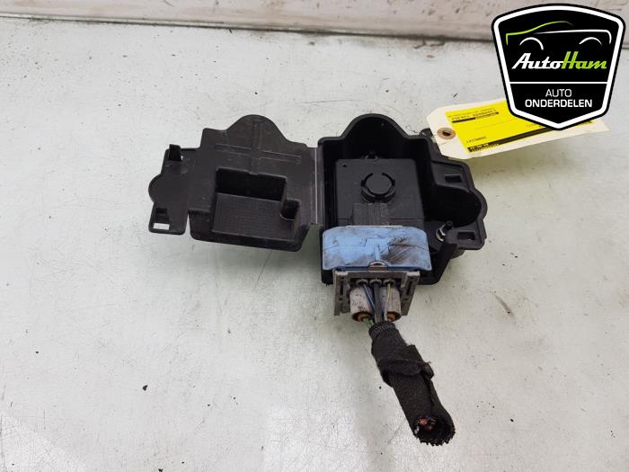 Gebruikte Start/Stop computer Opel Crossland (X) 1.2 Turbo 12V Euro 6 Prijs € 40,00 Margeregeling aangeboden door AutoHam