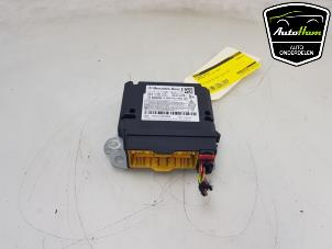 Gebruikte Airbag Module Mercedes CLA (117.3) 1.6 CLA-180 16V Prijs € 100,00 Margeregeling aangeboden door AutoHam