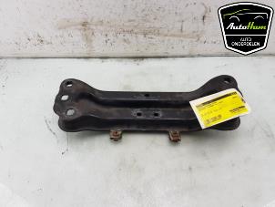 Gebruikte Versnellingsbak Steun Mercedes C Estate (S205) C-350 e 2.0 16V Prijs € 25,00 Margeregeling aangeboden door AutoHam