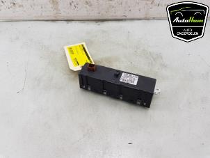 Gebruikte Display Interieur Peugeot Expert (V1/VA/VB/VE/VF/VT/VY) 1.6 Blue HDi 95 16V Prijs € 50,00 Margeregeling aangeboden door AutoHam