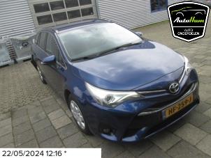 Gebruikte Spatbord links-voor Toyota Avensis Wagon (T27) 1.8 16V VVT-i Prijs op aanvraag aangeboden door AutoHam