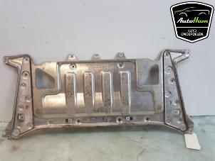 Gebruikte Beschermplaat bodem Porsche Taycan (Y1A) 4S Prijs € 125,00 Margeregeling aangeboden door AutoHam