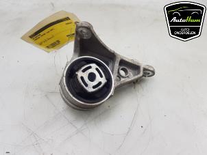 Gebruikte Motorrubber Porsche Taycan (Y1A) 4S Prijs op aanvraag aangeboden door AutoHam