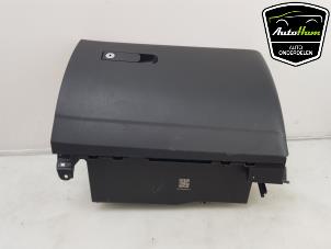 Gebruikte Dashboardkastje Mercedes C (W206) C-300 2.0 EQ Boost Turbo Prijs € 125,00 Margeregeling aangeboden door AutoHam