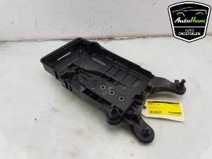 Gebruikte Accubak Volkswagen Polo VI (AW1) 1.0 TSI 12V Prijs € 15,00 Margeregeling aangeboden door AutoHam