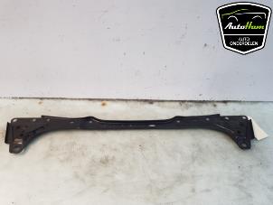 Gebruikte Radiateurbalk Volvo XC60 II (UZ) 2.0 T6 16V Recharge, Twin Engine AWD Prijs € 30,00 Margeregeling aangeboden door AutoHam