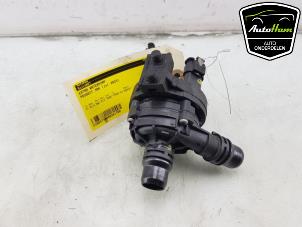 Gebruikte Extra waterpomp Peugeot 308 SW (F4/FC/FN/FR) 1.6 16V HYbrid 180 e-EAT8 Prijs € 40,00 Margeregeling aangeboden door AutoHam