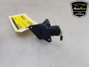 Gebruikte Luchthoeveelheidsmeter Volvo V60 II (ZW) 2.0 T6 16V Twin Engine Prijs € 35,00 Margeregeling aangeboden door AutoHam