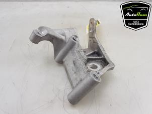 Gebruikte Motorrubber Volvo V60 II (ZW) 2.0 T6 16V Twin Engine Prijs € 30,00 Margeregeling aangeboden door AutoHam