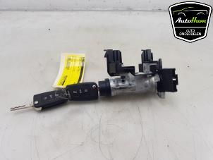 Gebruikte Sleutel + Contactslot Skoda Fabia III Combi (NJ5) 1.0 TSI 12V Prijs € 50,00 Margeregeling aangeboden door AutoHam