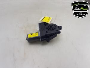 Gebruikte Motor electrisch raam BMW 1 serie (F40) 118i 1.5 TwinPower 12V Prijs € 35,00 Margeregeling aangeboden door AutoHam