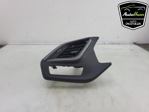 Gebruikte Luchtrooster Dashboard BMW 1 serie (F40) 118i 1.5 TwinPower 12V Prijs € 40,00 Margeregeling aangeboden door AutoHam