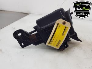 Gebruikte Zekeringkast Opel Crossland (X) 1.2 Turbo 12V Euro 6 Prijs € 40,00 Margeregeling aangeboden door AutoHam