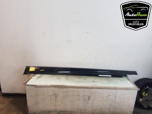 Gebruikte Sideskirt links BMW 5 serie Touring (F11) 520d 16V Prijs € 65,00 Margeregeling aangeboden door AutoHam