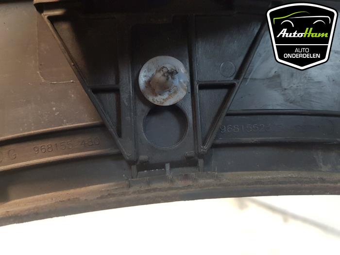 Wielrand achter van een Peugeot 207 SW (WE/WU) 1.6 16V 2008