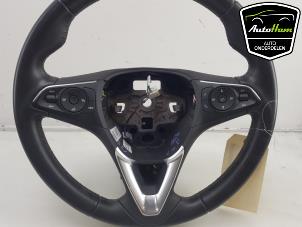 Gebruikte Stuurwiel Opel Crossland (X) 1.2 Turbo 12V Euro 6 Prijs € 95,00 Margeregeling aangeboden door AutoHam