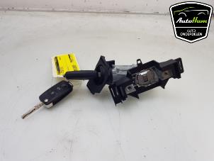 Gebruikte Kontaktslot + Sleutel Volkswagen Caddy IV 2.0 TDI 75 Prijs € 75,00 Margeregeling aangeboden door AutoHam