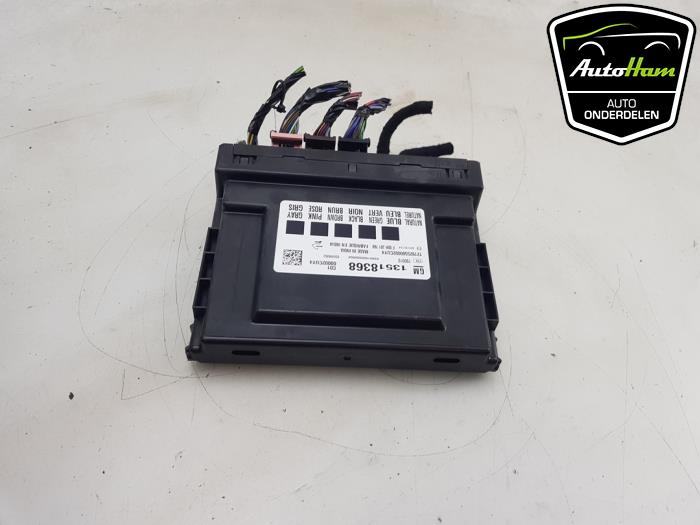 Computer Body Control van een Opel Insignia Sports Tourer 1.5 Turbo 16V 165 2020