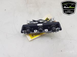 Gebruikte Camera voorzijde Tesla Model 3 Standard RWD Plus, Long Range RWD Prijs € 75,00 Inclusief btw aangeboden door AutoHam