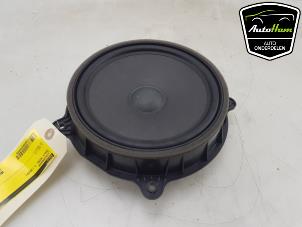 Gebruikte Speaker Tesla Model 3 Standard RWD Plus, Long Range RWD Prijs € 75,00 Inclusief btw aangeboden door AutoHam