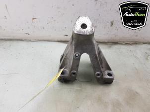 Gebruikte Motorrubber Porsche Macan (95B) 3.0 S Diesel V6 24V Prijs € 20,00 Margeregeling aangeboden door AutoHam