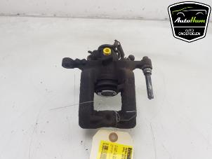 Gebruikte Remklauw (Tang) rechts-achter Opel Astra J Sports Tourer (PD8/PE8/PF8) 1.4 Turbo 16V Prijs € 30,00 Margeregeling aangeboden door AutoHam