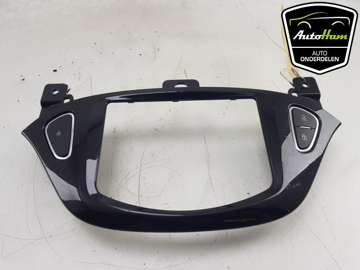 Gebruikte Dashboard deel Opel Adam 1.2 16V Prijs € 30,00 Margeregeling aangeboden door AutoHam