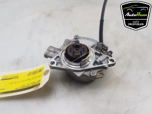 Gebruikte Vacuumpomp Rembekrachtiging BMW 1 serie (F21) 114i 1.6 16V Prijs € 75,00 Margeregeling aangeboden door AutoHam