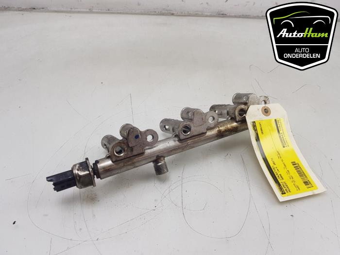 Gebruikte Verstuiver brug Peugeot 3008 II (M4/MC/MJ/MR) 1.2 12V e-THP PureTech 130 Prijs € 30,00 Margeregeling aangeboden door AutoHam