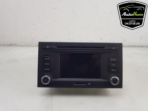 Gebruikte Radio CD Speler Seat Leon ST (5FF) 1.4 TSI 16V Prijs € 175,00 Margeregeling aangeboden door AutoHam