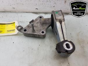 Gebruikte Motorsteun Renault Grand Scénic III (JZ) 1.4 16V TCe 130 Prijs € 24,20 Inclusief btw aangeboden door AutoHam