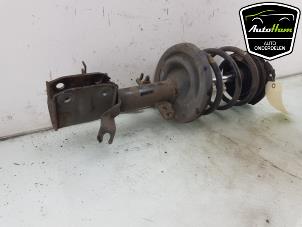 Gebruikte Schokdemper rechts-voor Renault Grand Scénic III (JZ) 1.4 16V TCe 130 Prijs € 35,00 Margeregeling aangeboden door AutoHam