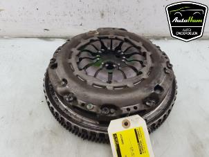 Gebruikte Vliegwiel dubbele massa Renault Grand Scénic III (JZ) 1.4 16V TCe 130 Prijs € 150,00 Margeregeling aangeboden door AutoHam