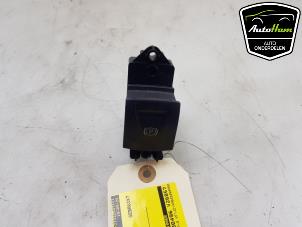 Gebruikte Handrem schakelaar Renault Grand Scénic III (JZ) 1.4 16V TCe 130 Prijs € 10,00 Margeregeling aangeboden door AutoHam