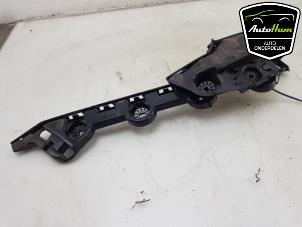 Gebruikte Bumpersteun links-achter Skoda Octavia Combi (NXAC) 1.5 TSI 16V Prijs € 20,00 Margeregeling aangeboden door AutoHam