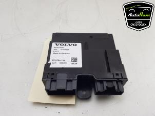 Gebruikte Module achterklep motor Volvo XC60 II (UZ) 2.0 T6 16V Recharge, Twin Engine AWD Prijs € 125,00 Margeregeling aangeboden door AutoHam