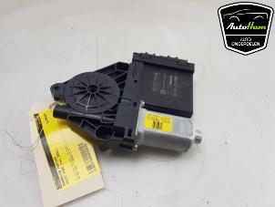 Gebruikte Motor electrisch raam Volvo XC60 II (UZ) 2.0 T6 16V Recharge, Twin Engine AWD Prijs € 50,00 Margeregeling aangeboden door AutoHam