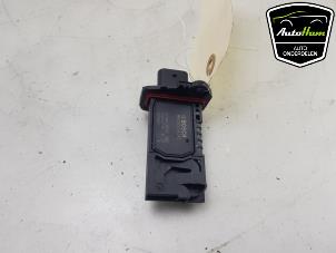 Gebruikte Luchthoeveelheidsmeter Landrover Range Rover V (LK) 3.0 V6 P510e Prijs € 40,00 Margeregeling aangeboden door AutoHam