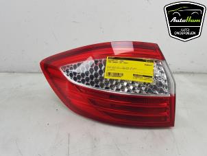 Gebruikte Achterlicht links Ford Mondeo IV Wagon 2.0 16V Prijs € 35,00 Margeregeling aangeboden door AutoHam