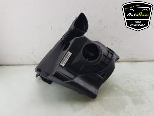 Gebruikte Luchtfilterhuis BMW 3 serie Touring (E91) 320i 16V Prijs € 40,00 Margeregeling aangeboden door AutoHam