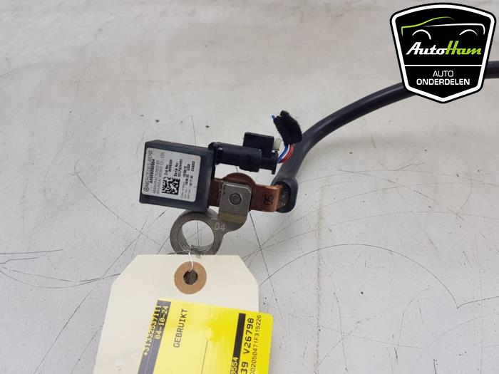 Accu sensor van een Mercedes-Benz C (W205) C-350 e 2.0 16V 2015